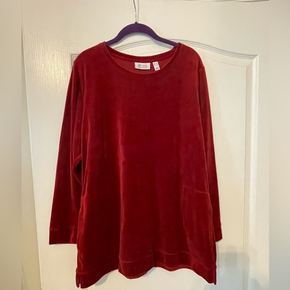 DENIM & CO LARGE RED VELVET Tunic with Classic Crew Neck